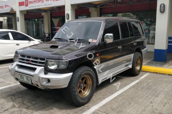 Selling Black Mitsubishi Pajero in Biñan