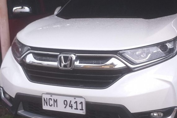 PearlWhite Honda CRV 2018 diesel automatic with 7seater