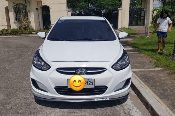 Sell White Hyundai Accent in Tarlac City