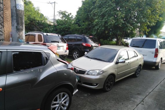 Selling Black Hyundai Santa Fe in Manila