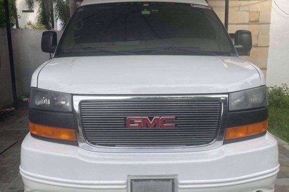 White Gmc Savana for sale in Manila