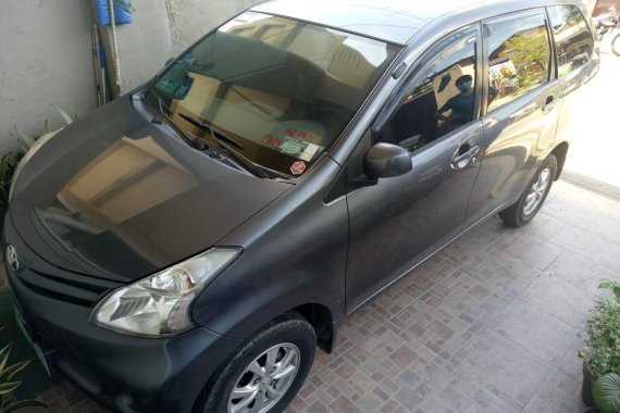 Selling Grey Toyota Avanza 2014 Van in Cainta