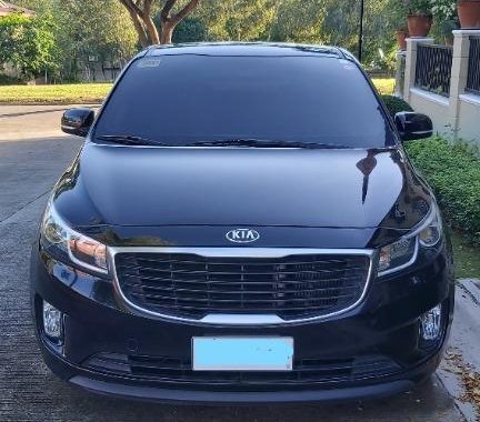 Black Kia Carnival for sale in Las Piñas