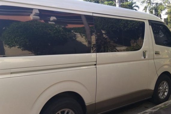 Sell Pearl White Toyota Hiace Super Grandia in Quezon