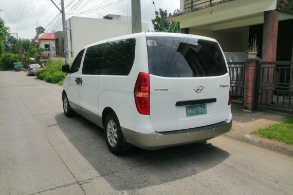 White Hyundai Grand starex for sale in Manila