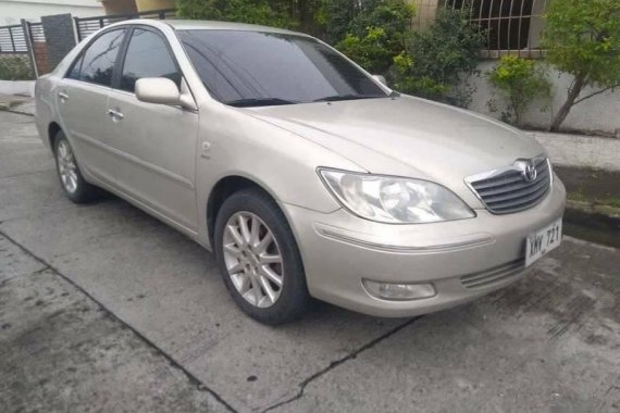 Silver Toyota Camry 2004 for sale in Manila