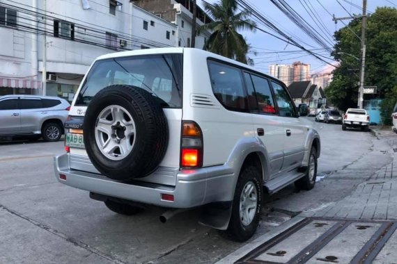 Selling White Toyota Land cruiser prado 2015 in Manila