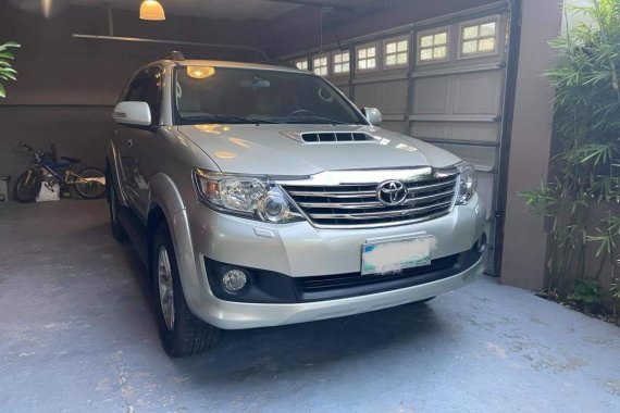 Grey Toyota Fortuner G 4x2 Auto 2013 for sale in Las Pinas