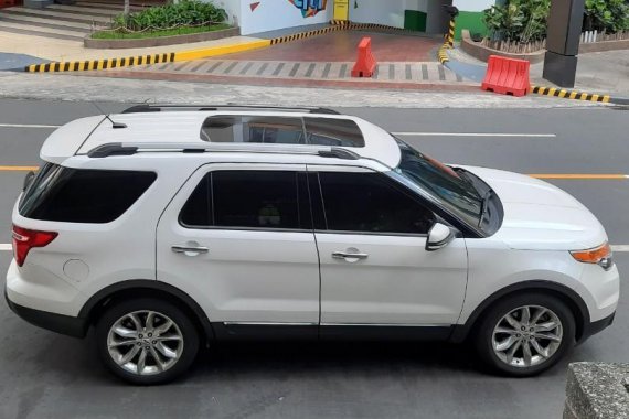 Sell White Ford Explorer in Quezon City