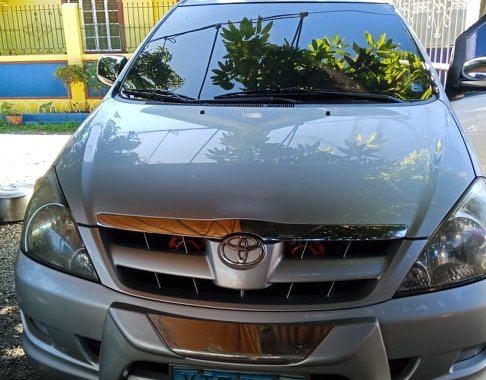 2005 Toyota Innova G