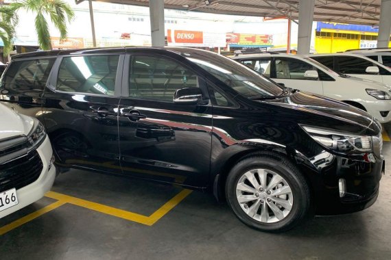 Sell Black 2016 Kia Grand Carnival CRDI Auto in Pasig