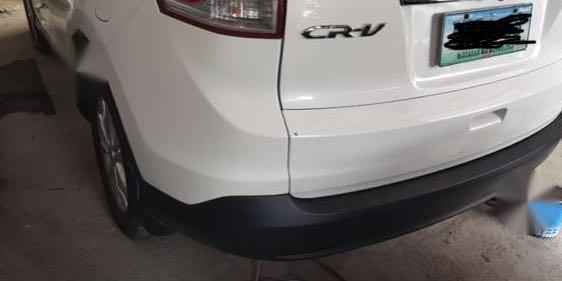 Selling White Honda Cr-V in Bonifacio