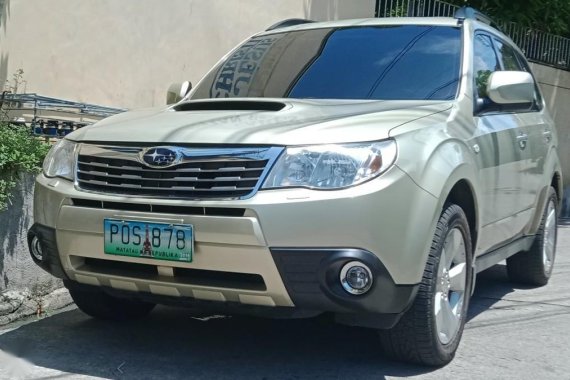 Selling Silver Subaru Forester in Valenzuela