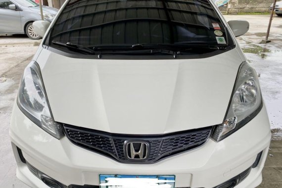 White Honda Jazz 1.5 S i-VTEC (A) 2013 for sale in Cavite