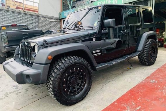 Selling Black Jeep Wrangler in Pasig