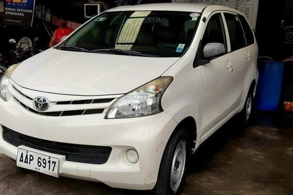 White Toyota Avanza 2007 for sale in Manila