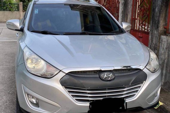 Selling Brightsilver Hyundai Tucson 2012 in Cavite