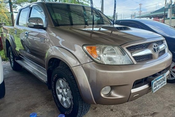 Grey Toyota Hilux 3.0 G Manual 4X4 Diesel for sale in Santiago City