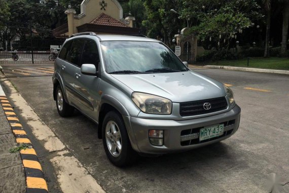 Selling Silver Toyota Rav4 2002 in Manila