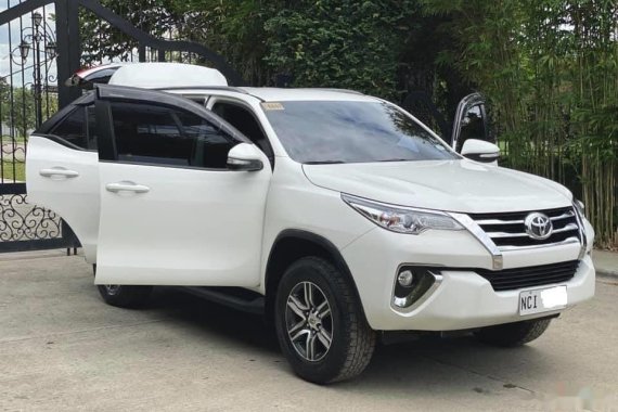 Selling White Toyota Fortuner 2018 SUV at 22000 km in Manila
