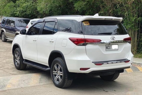 Selling White Toyota Fortuner 2018 SUV at 22000 km in Manila