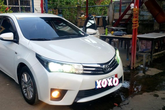 1.6 V Toyota Corolla Altis 2016 top of the line