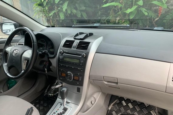 Selling Silver Toyota Corolla Altis 2013 in Quezon City