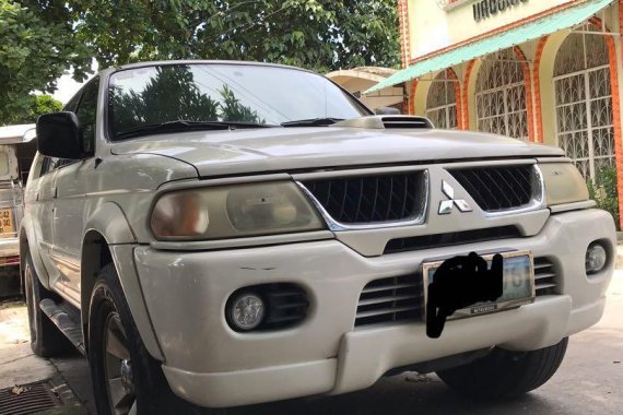 White Mitsubishi Montero sport for sale in Manila