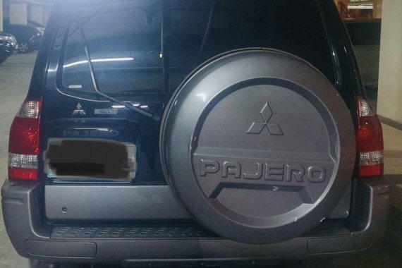 Selling Black Mitsubishi Pajero 2004 in Manila