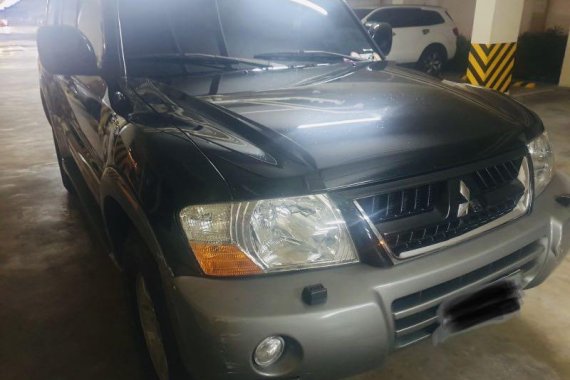 Selling Black Mitsubishi Pajero 2004 in Manila