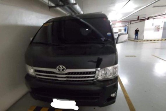 Selling Black Toyota Hiace Super Grandia in Manila