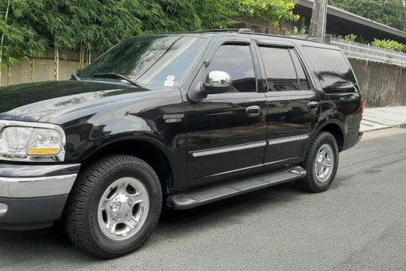 Sell Black Ford Expedition in Quezon City