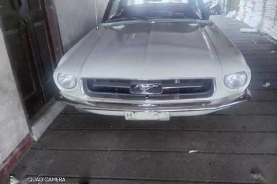 Pearl White Ford Mustang for sale in Parañaque 