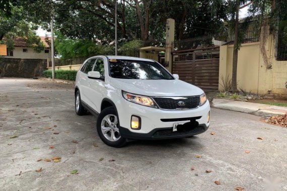 Sell White Kia Sorento in Quezon City