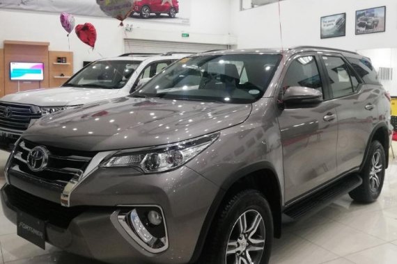Grey Toyota Fortuner for sale in Santo Tomas