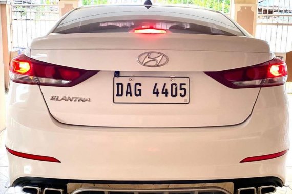 Selling White Hyundai Elantra 2017 in Muntinlupa