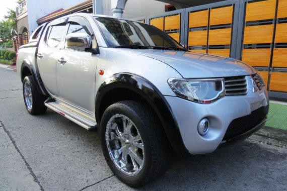 Pearl White Mitsubishi Strada 2010 for sale in Pasig