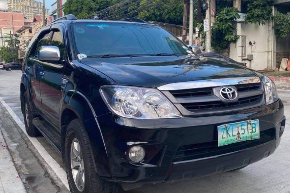 Black Toyota Fortuner for sale in Concepcion