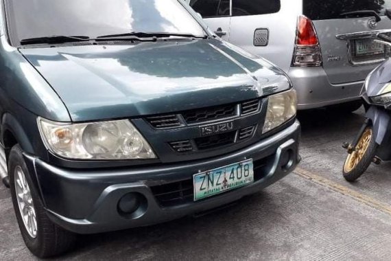 Selling Grey Isuzu Crosswind in Manila