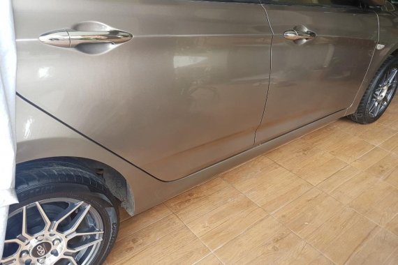 Selling Silver Hyundai Accent 2015 in Naga