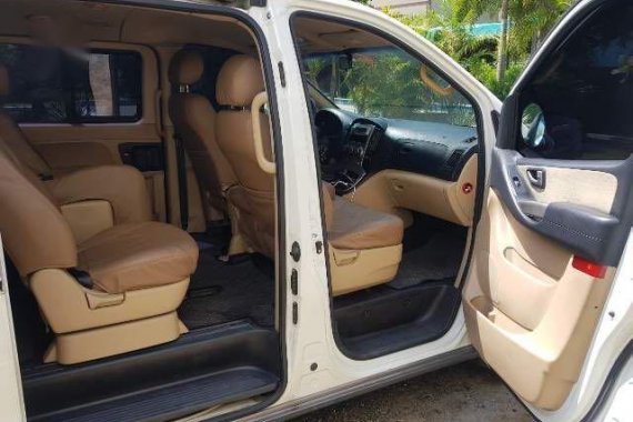 Selling White Hyundai Starex 2011 in Manila