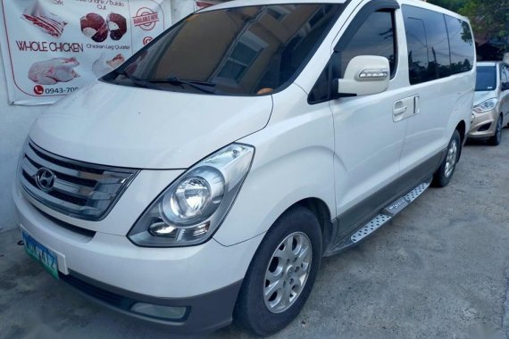 Selling White Hyundai Grand starex in Mexico