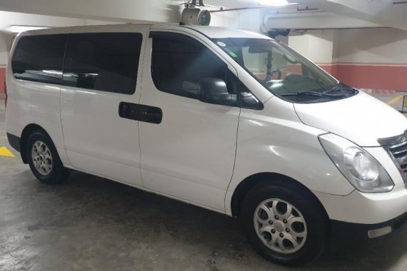 White Hyundai Starex for sale in Manila