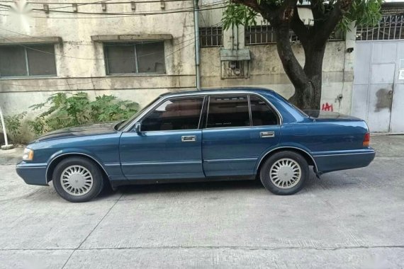 Blue Toyota Crown for sale in Quezon