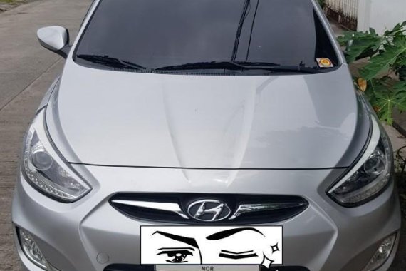 Selling Silver Hyundai Accent in Muntinlupa