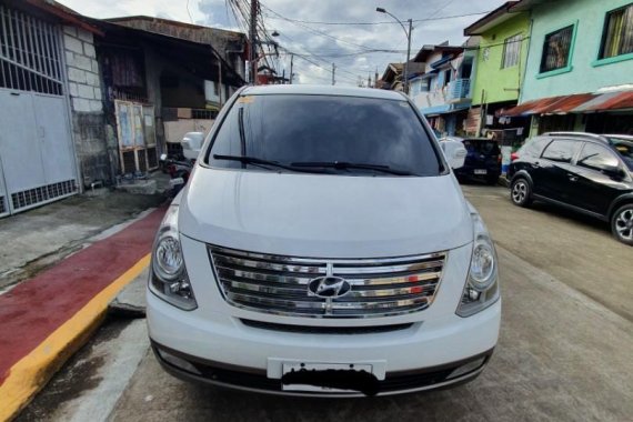 Pearl White Hyundai Grand starex for sale in Manila