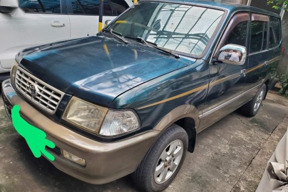 Selling Blue Toyota Revo in Pasay