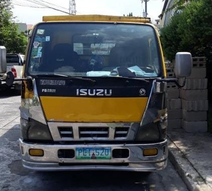 Sell Yellow Isuzu Elf in Parañaque