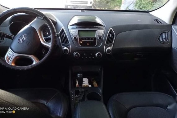 Selling Grey Hyundai Tucson in Quezon City