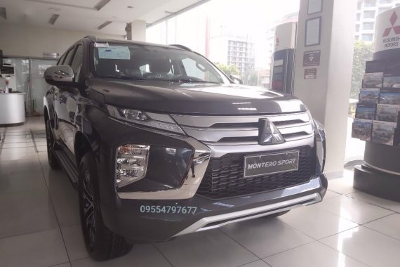 Selling White Mitsubishi Montero in Manila